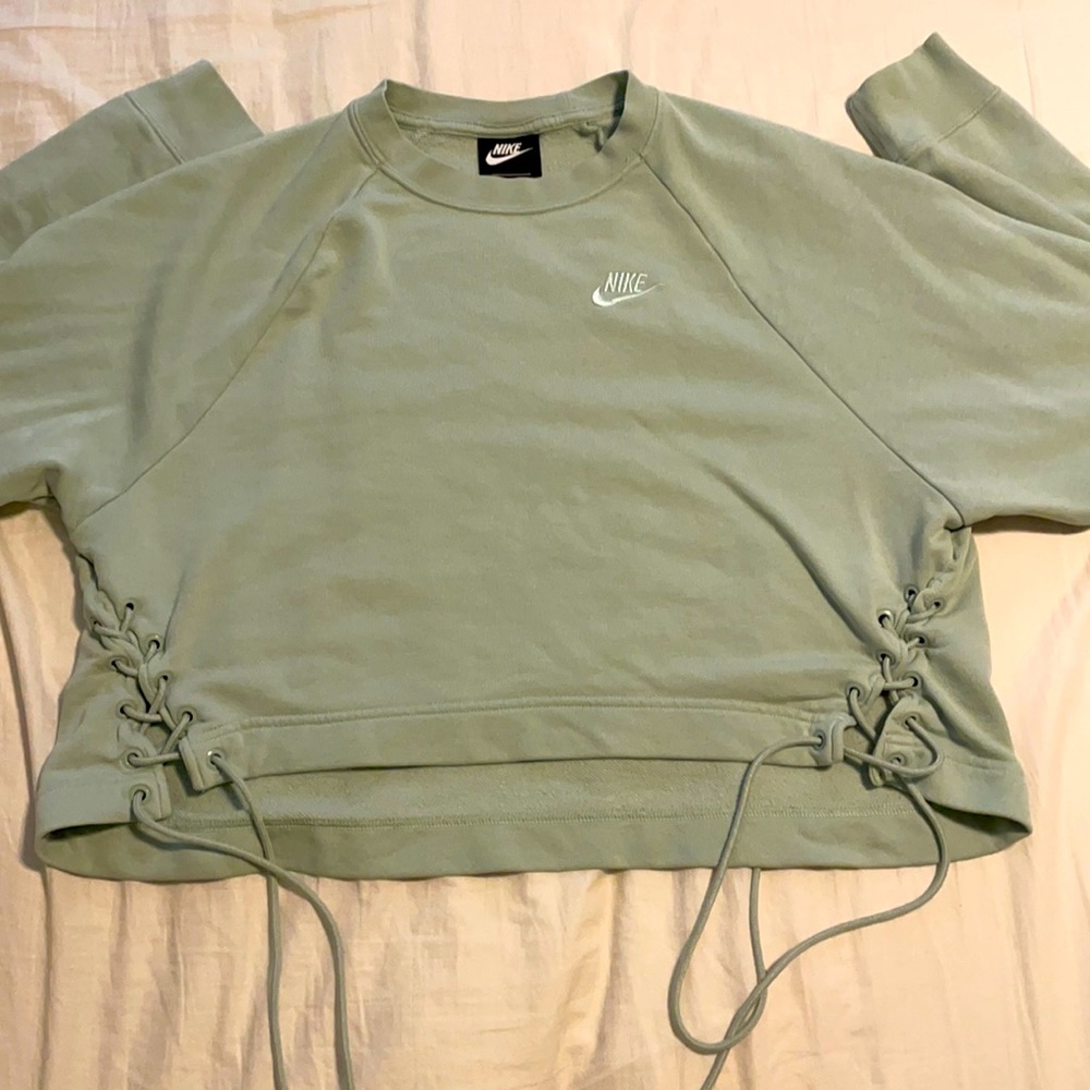 NIKE CROPPED LONG SLEEVE SHIRT MINT GREEN SIZE M